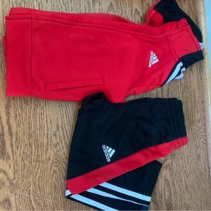 Adidas set. Like new condition toddler set. 2t